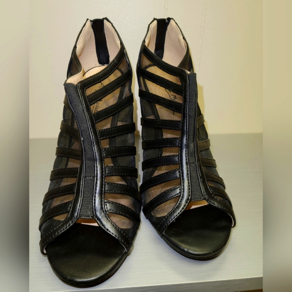 Womens sandals